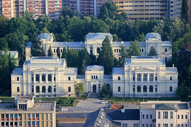 Zračni pogled na Zemaljski muzej u Sarajevu