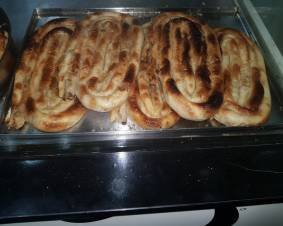 Pita ispod sača u pekari Šaćir Tuzla