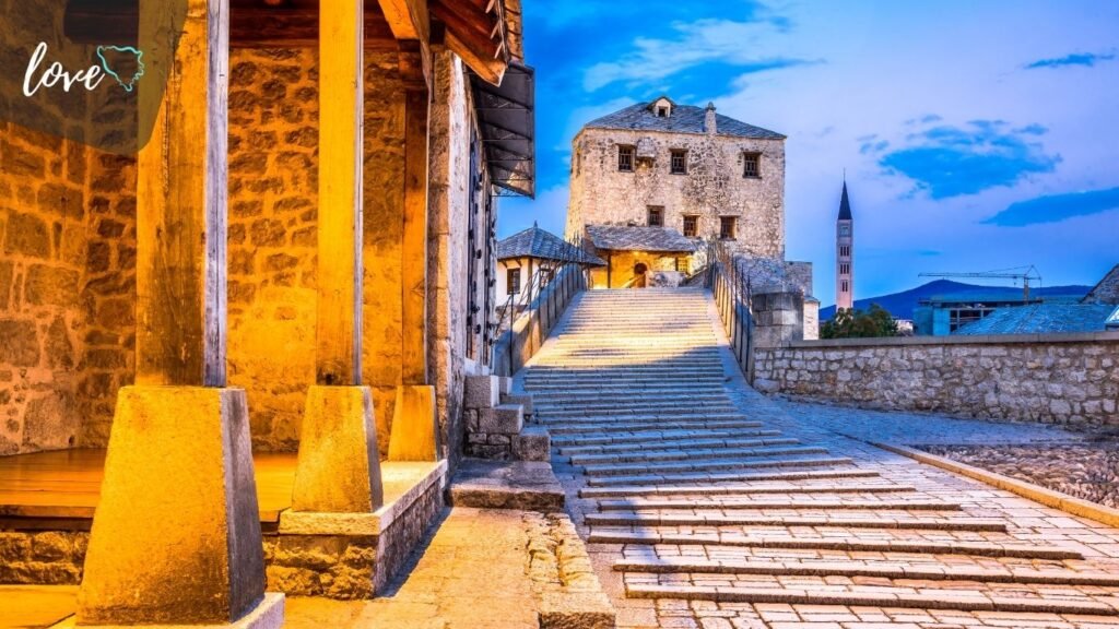 Stari most u Mostaru u sumrak