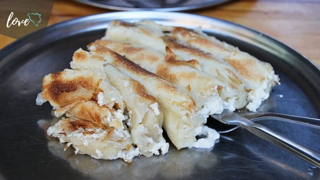 Pita sirnica, jedno od omiljenih jela tradicionalne bosanske kuhinje