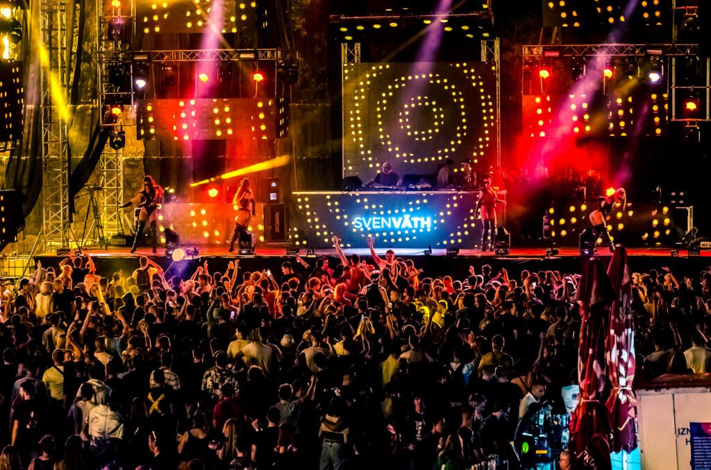 Slika atmosfere sa Freshwave Festivala na tvrđavi Kastel u Banja Luci